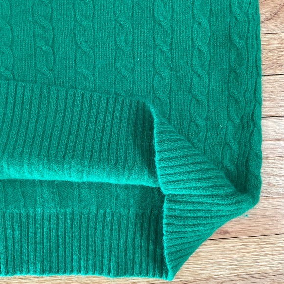 Summit Hill - Green Sweater - Picture 4 of 11